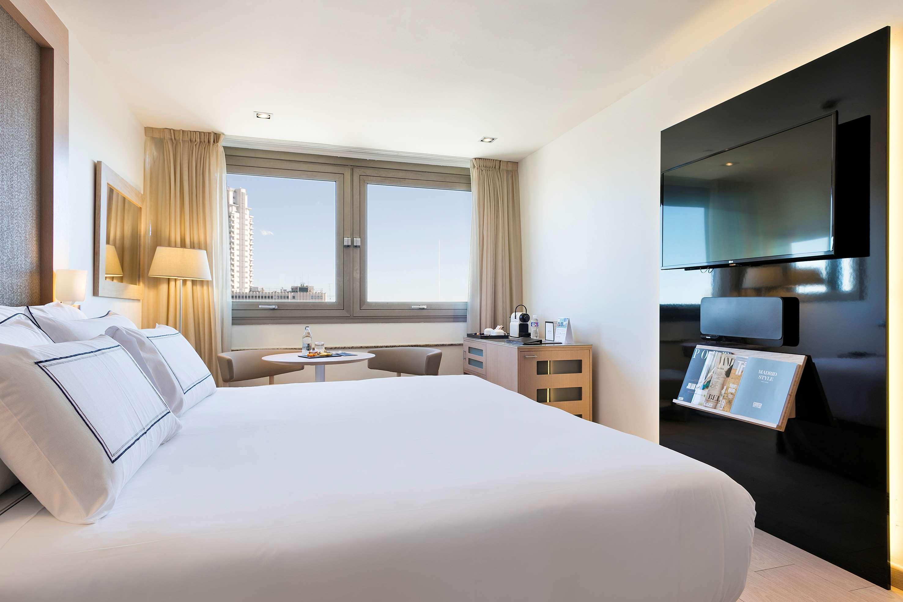 Melia Madrid Princesa Exterior photo Deluxe room