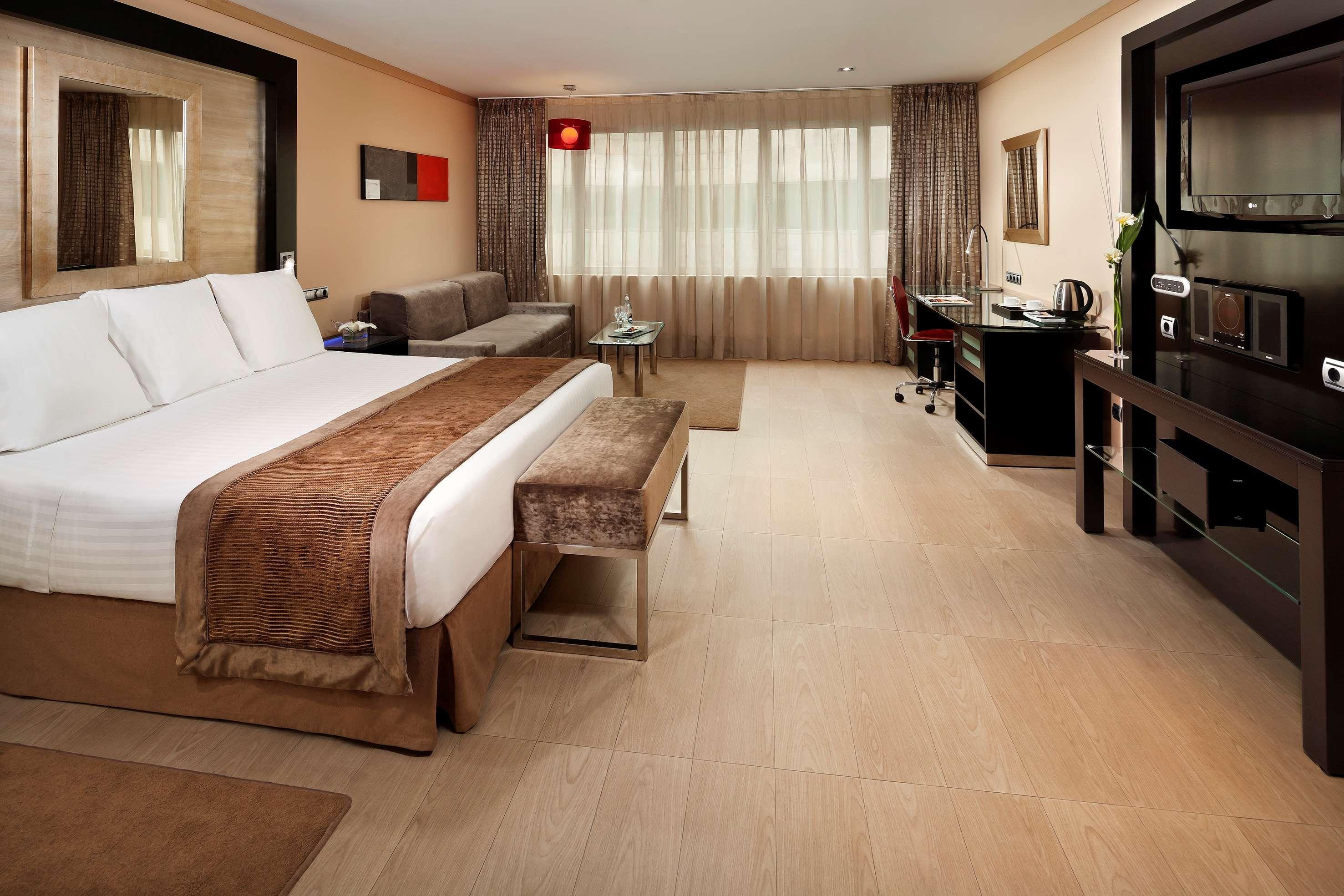 Melia Madrid Princesa Exterior photo A room at the hotel