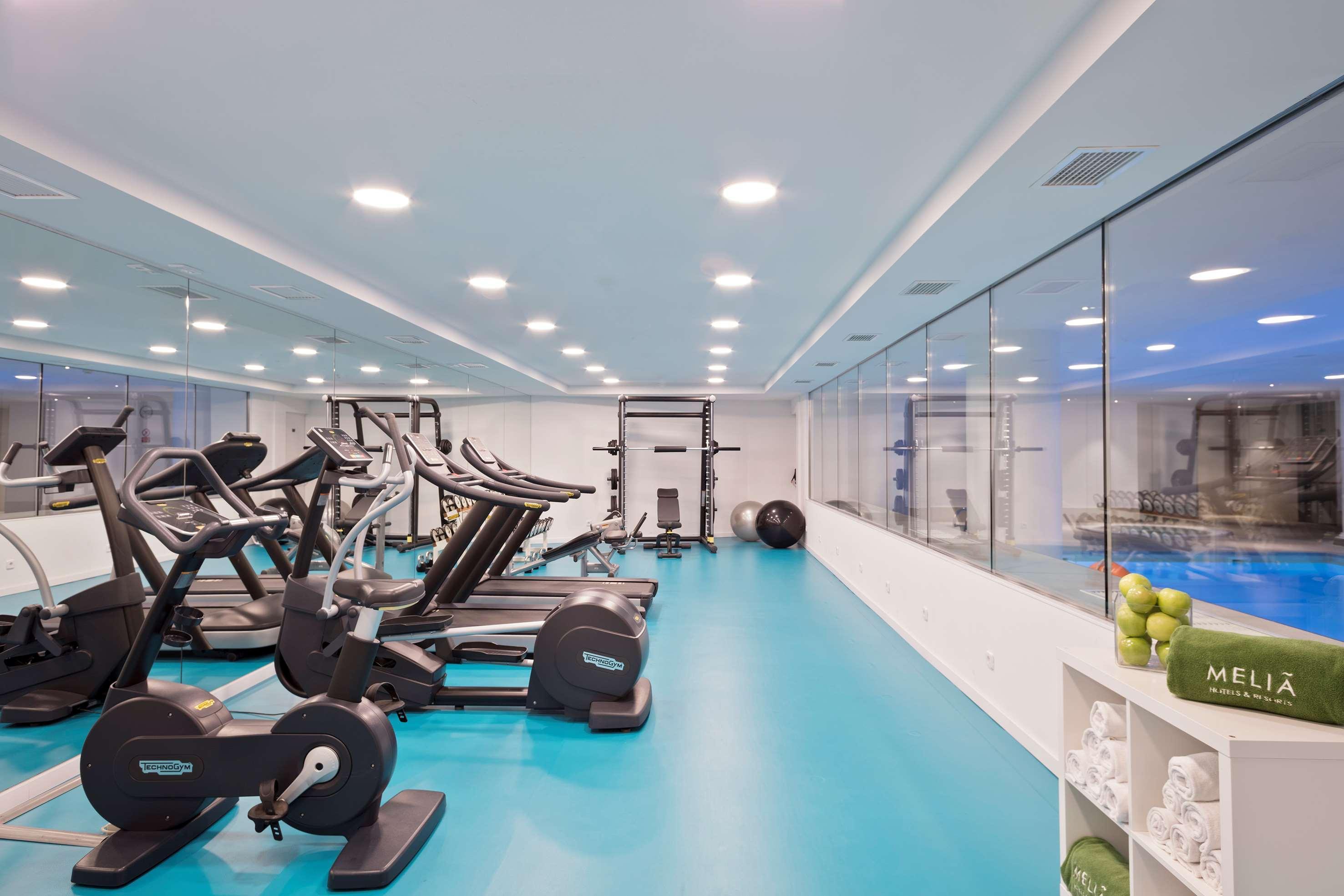 Melia Madrid Princesa Exterior photo The gym at the hotel