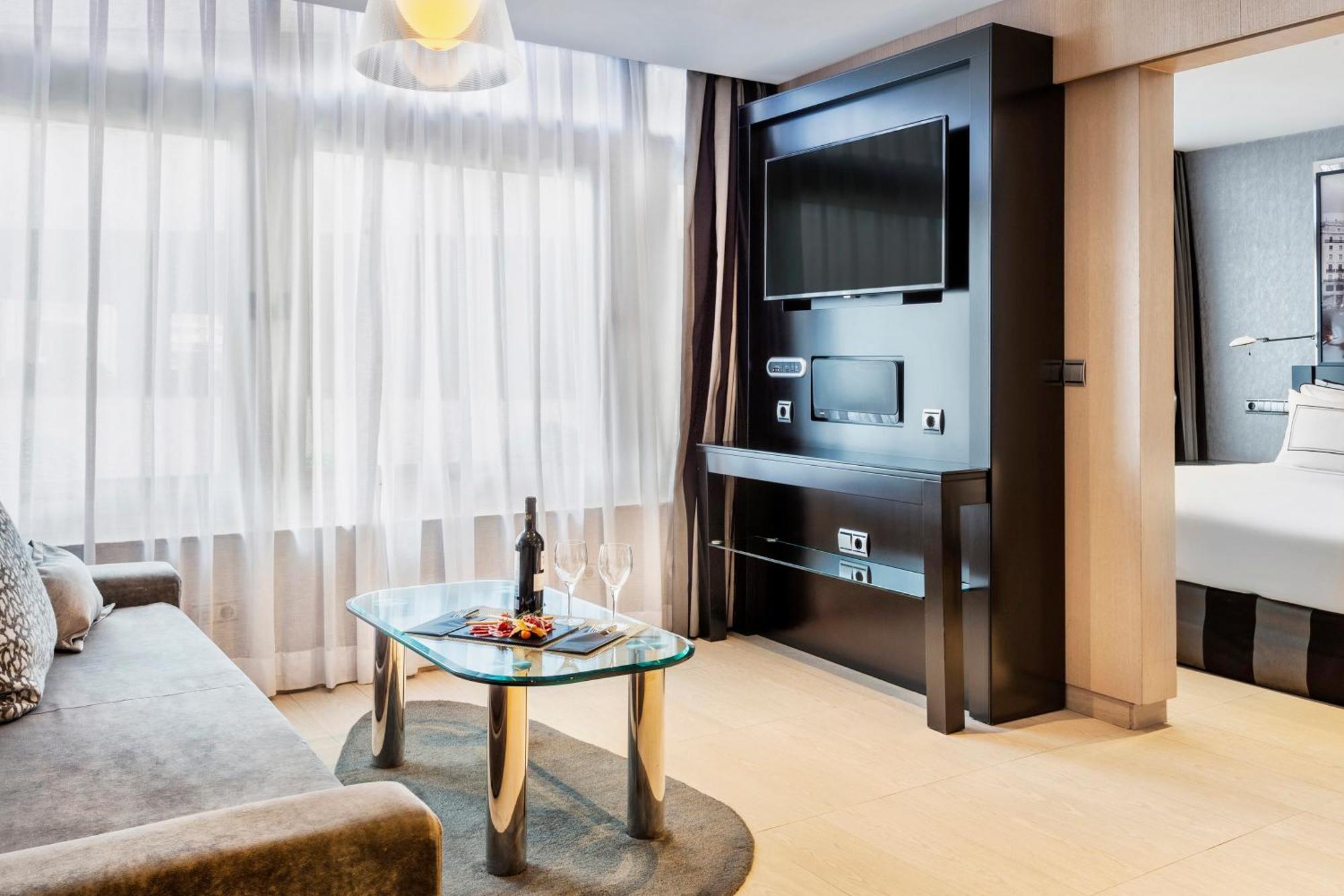 Melia Madrid Princesa Exterior photo Suite
