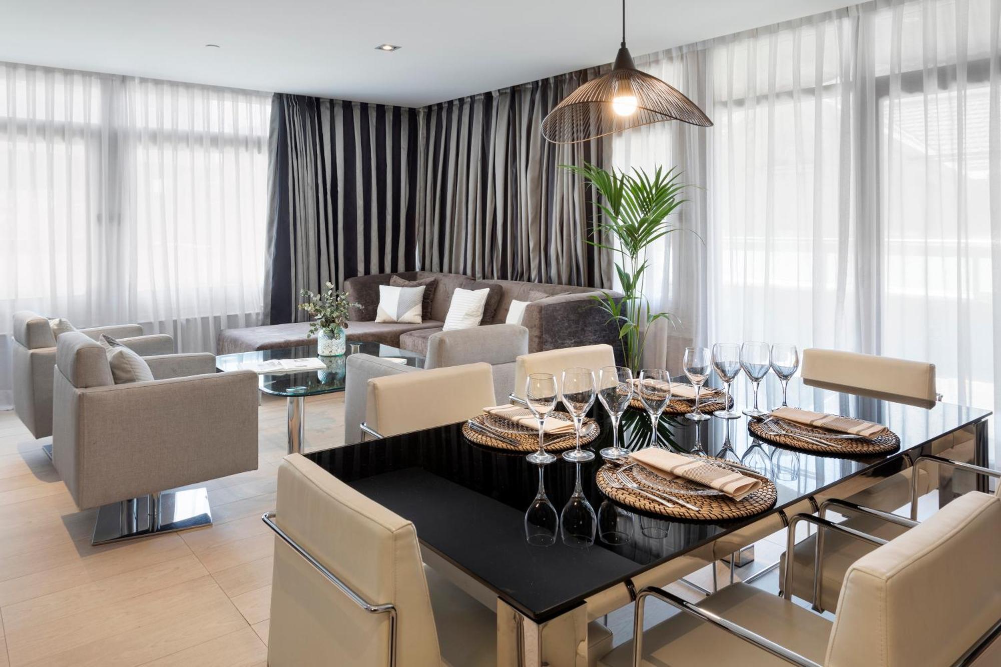 Melia Madrid Princesa Exterior photo A dining room